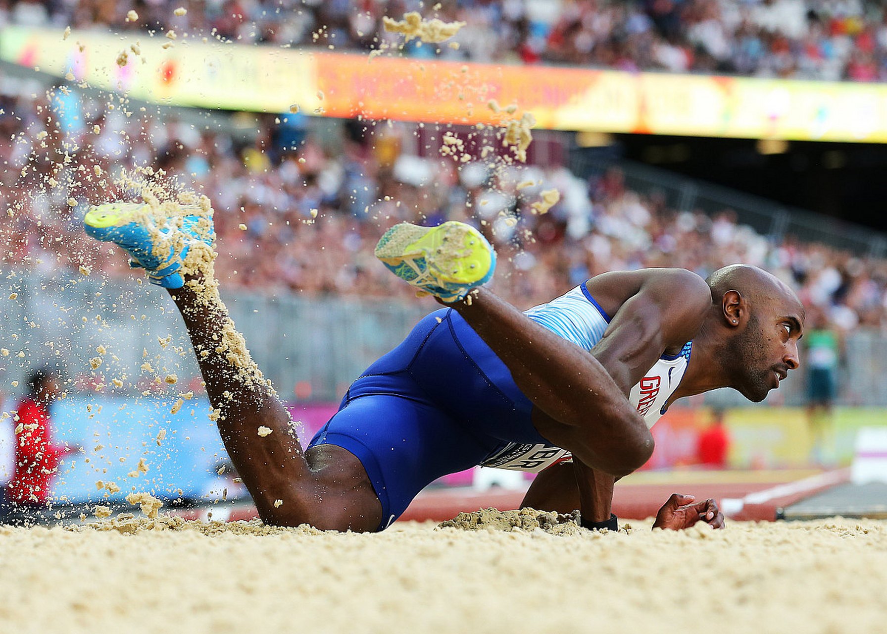 奥运会铁饼记录是指在国际奥林匹克运动会上,投掷铁饼的距离或高度的