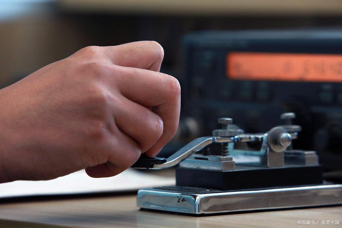 希林格发明的电报机很快在德国走向实用