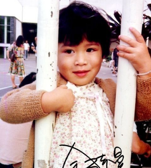 林青霞小时候时的照片图片