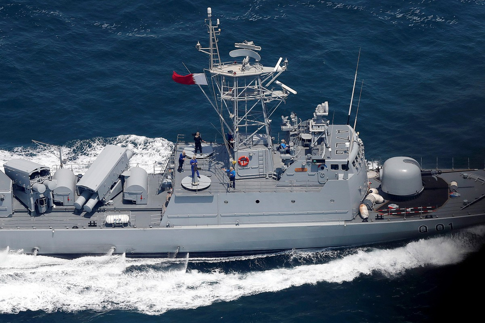 近期,社交媒体上流传着一张照片,显示一艘疑似俄罗斯775型登陆舰外部