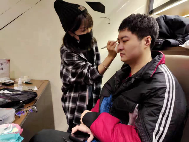 ag菲菲透露老帅巅峰王者会未登场原因,并承诺最快第2周回归!