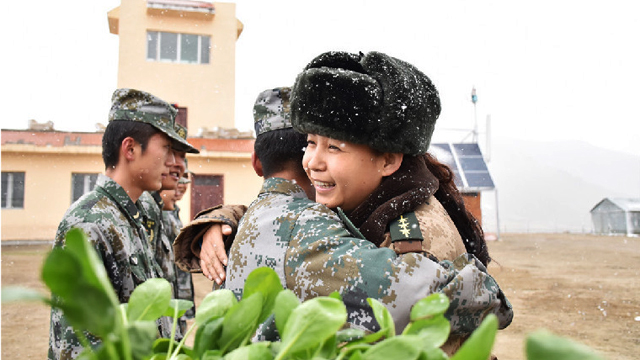 军嫂们去部队探亲是什么体验?最尴尬是这件事!