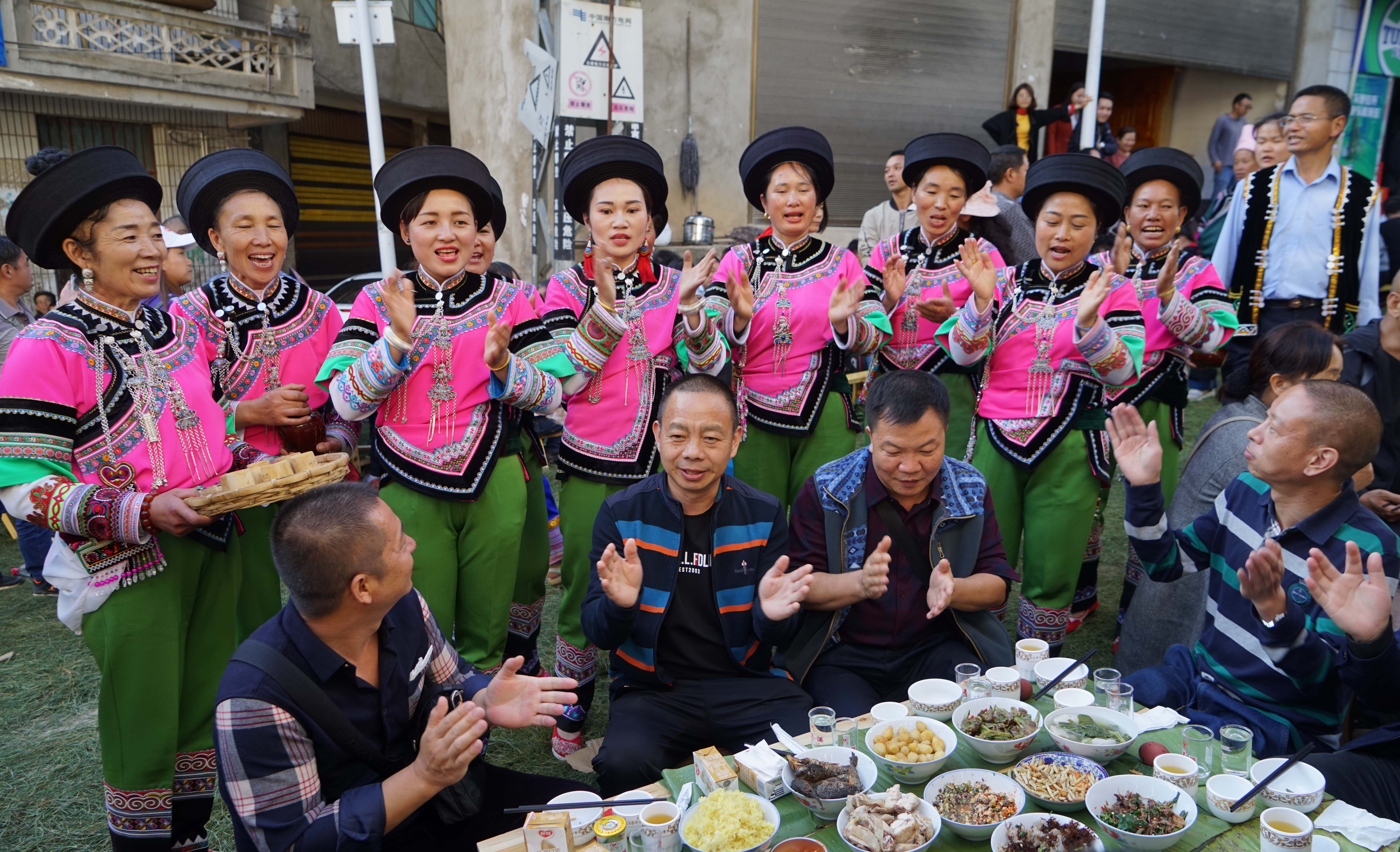 长街宴红河县图片