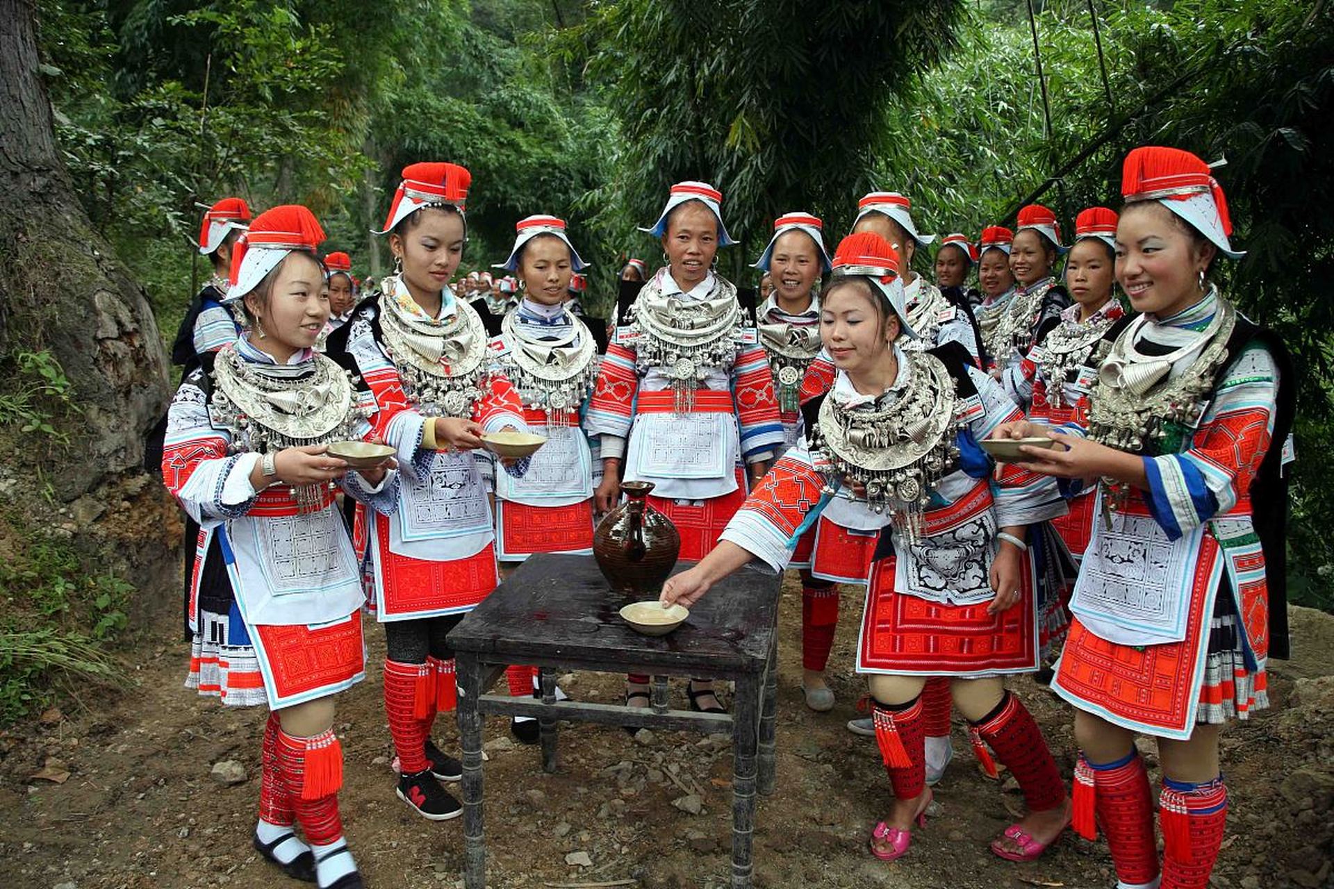 四川省泸州市古蔺县箭竹苗族乡,有很多人都知道吧,这里有大黑洞景区.