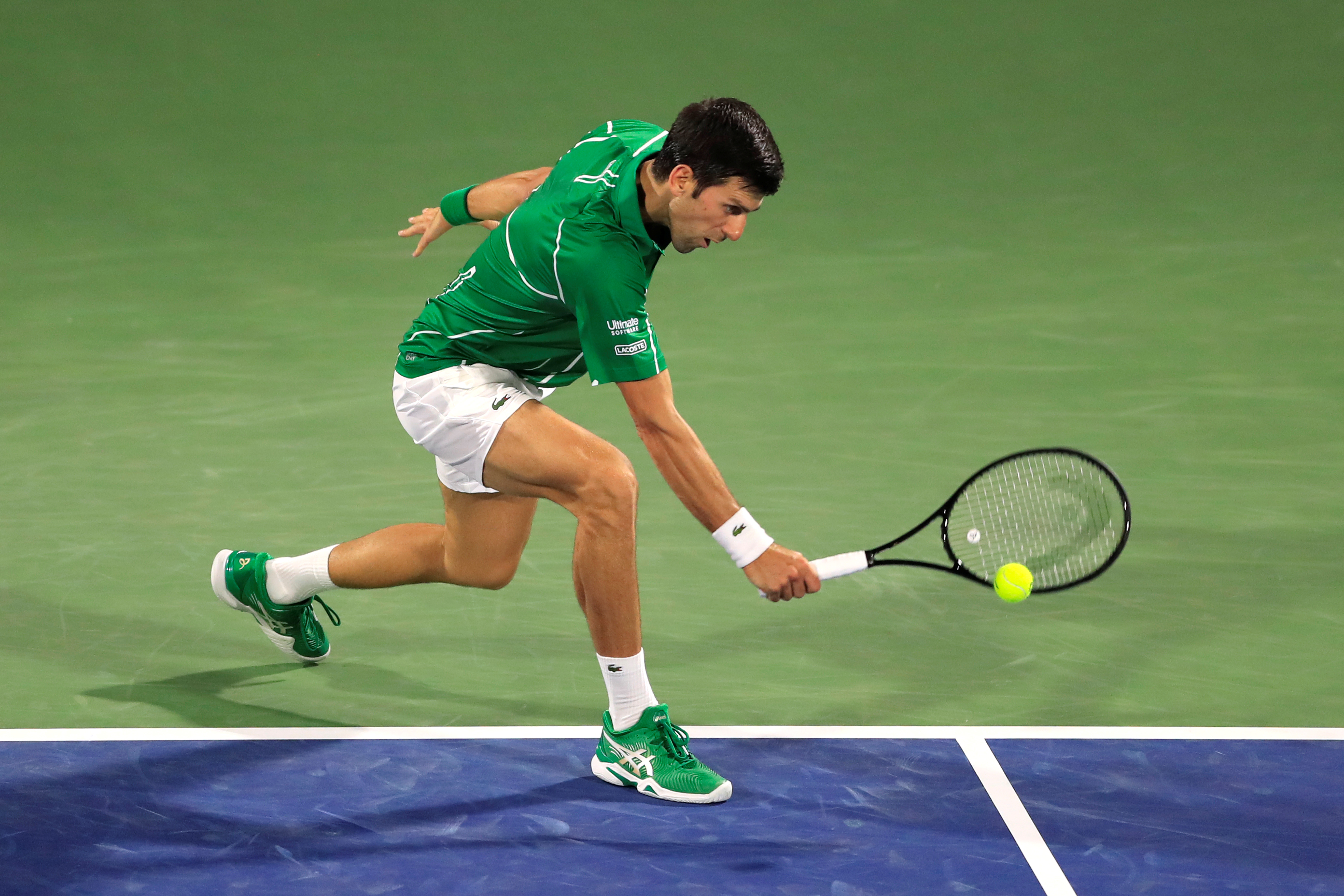 网球——迪拜锦标赛:焦科维奇胜贾兹里(4)