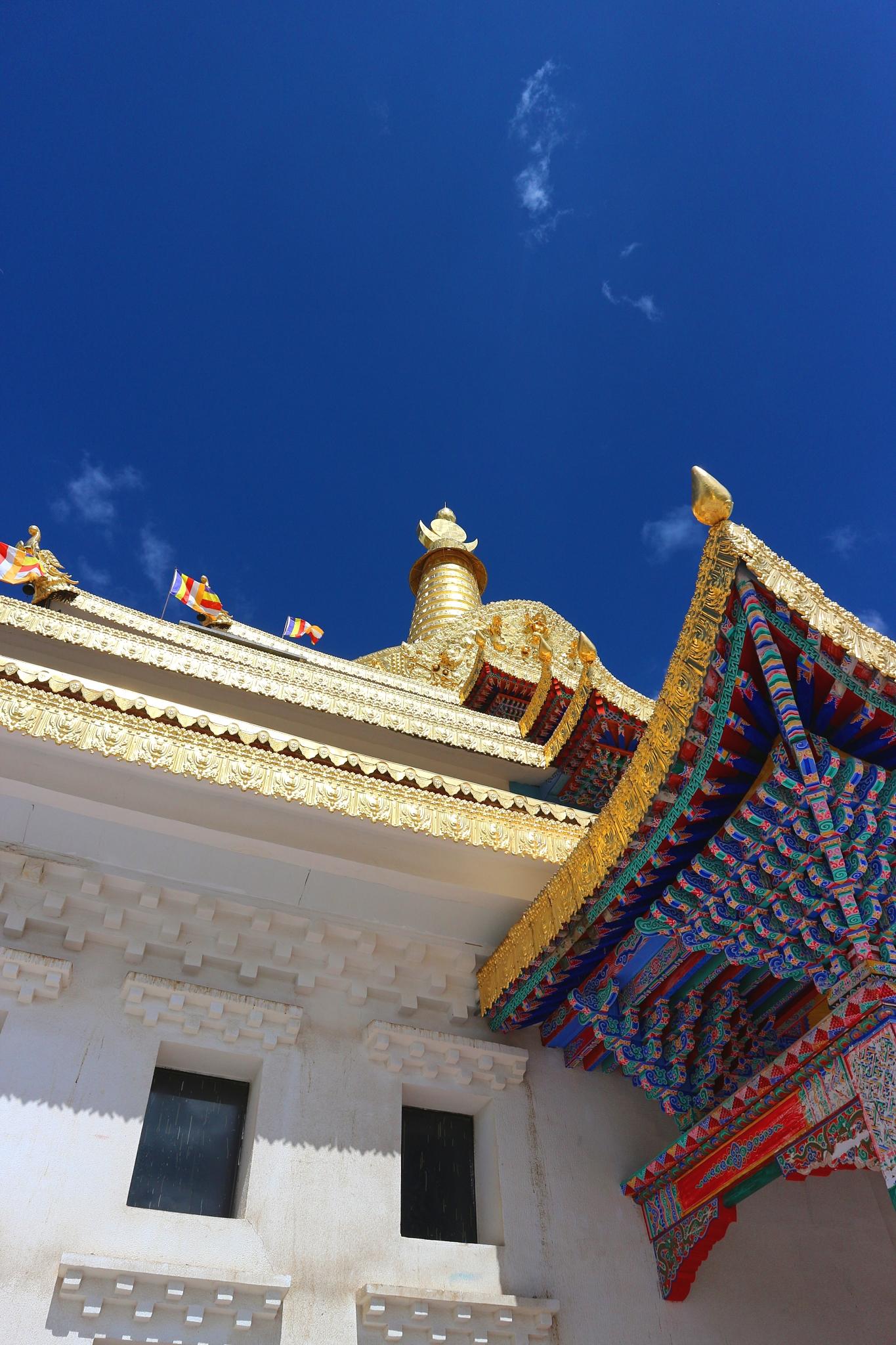色达金马草原上的东嘎寺,亲历活佛摸顶赐福