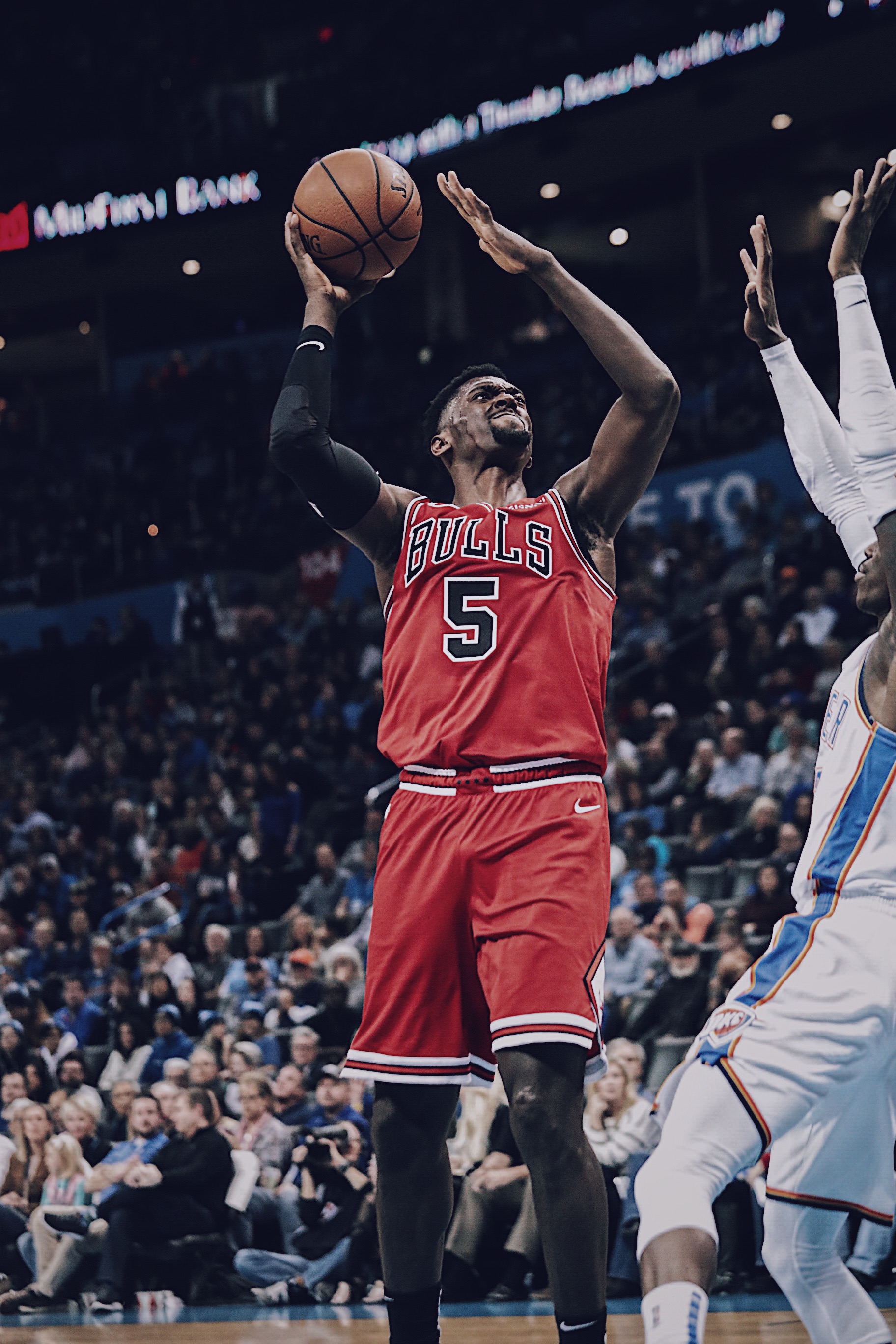 公牛前锋 贾斯汀·霍勒迪到9分,3篮板,3助攻,2封盖 效率值-26