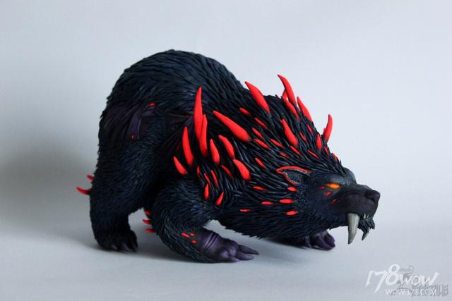 《魔兽世界》周边:熊德神器pvp外观沉沦梦魇红黑配色手办