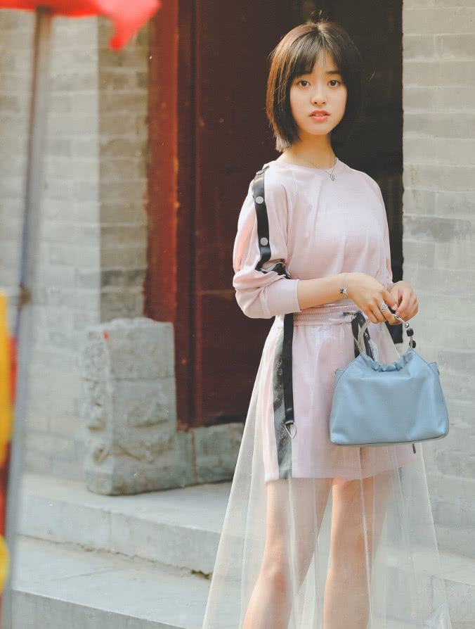 沈月的好日子也算快到头了,因为过去星途假坎坷的她