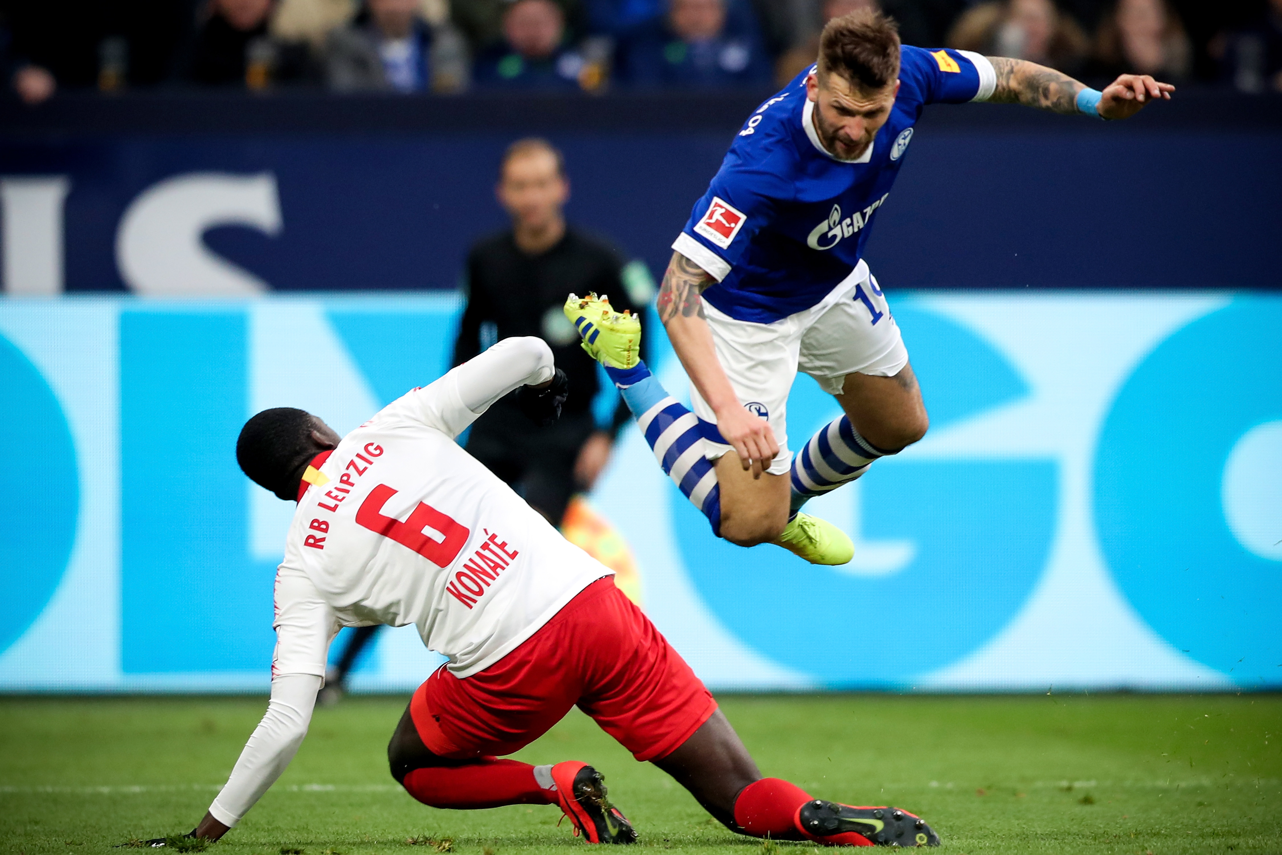 足球——德甲联赛:莱比锡胜沙尔克04