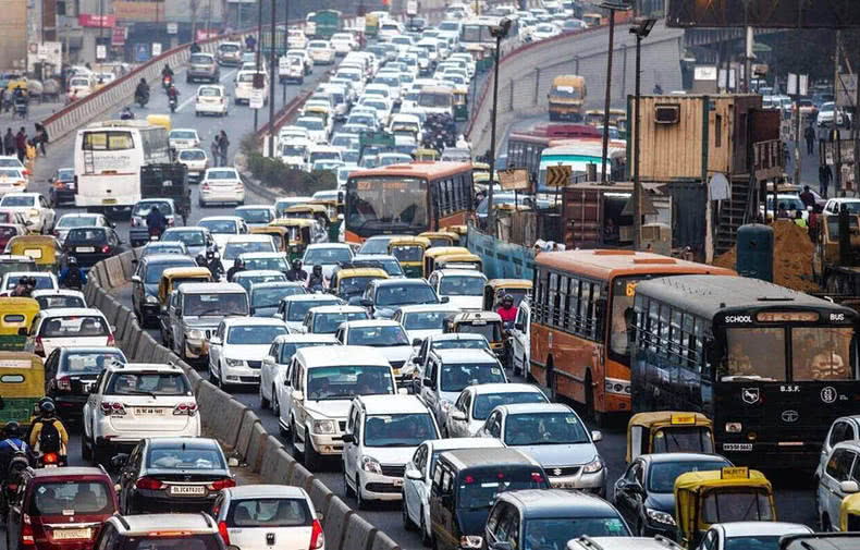 印度车没有后视镜?你可能还不知道,在那儿有后视镜更堵车