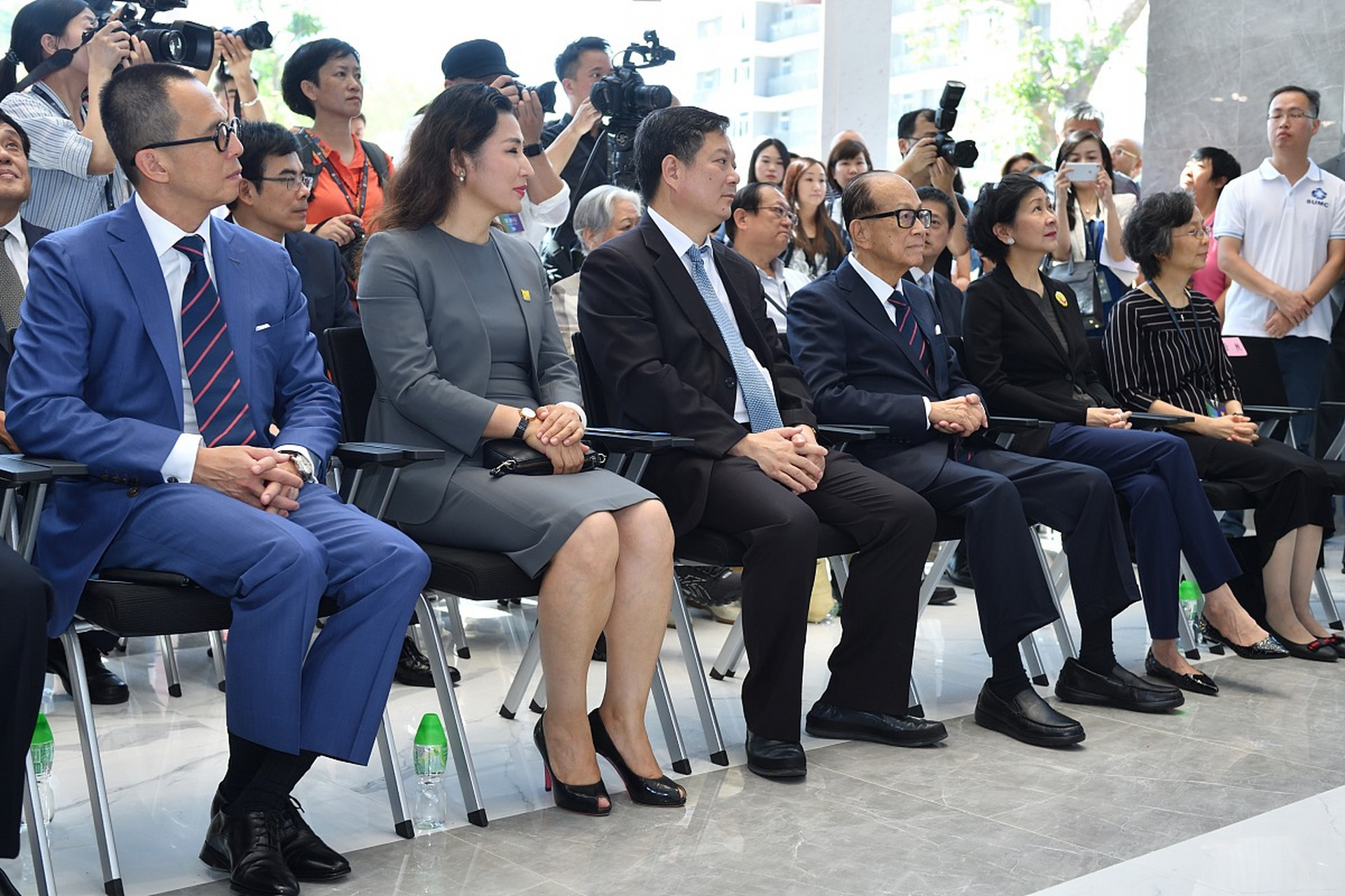 李嘉诚北京一住宅项目将开售:22年前拿地,房价达当年地价的50多倍  据