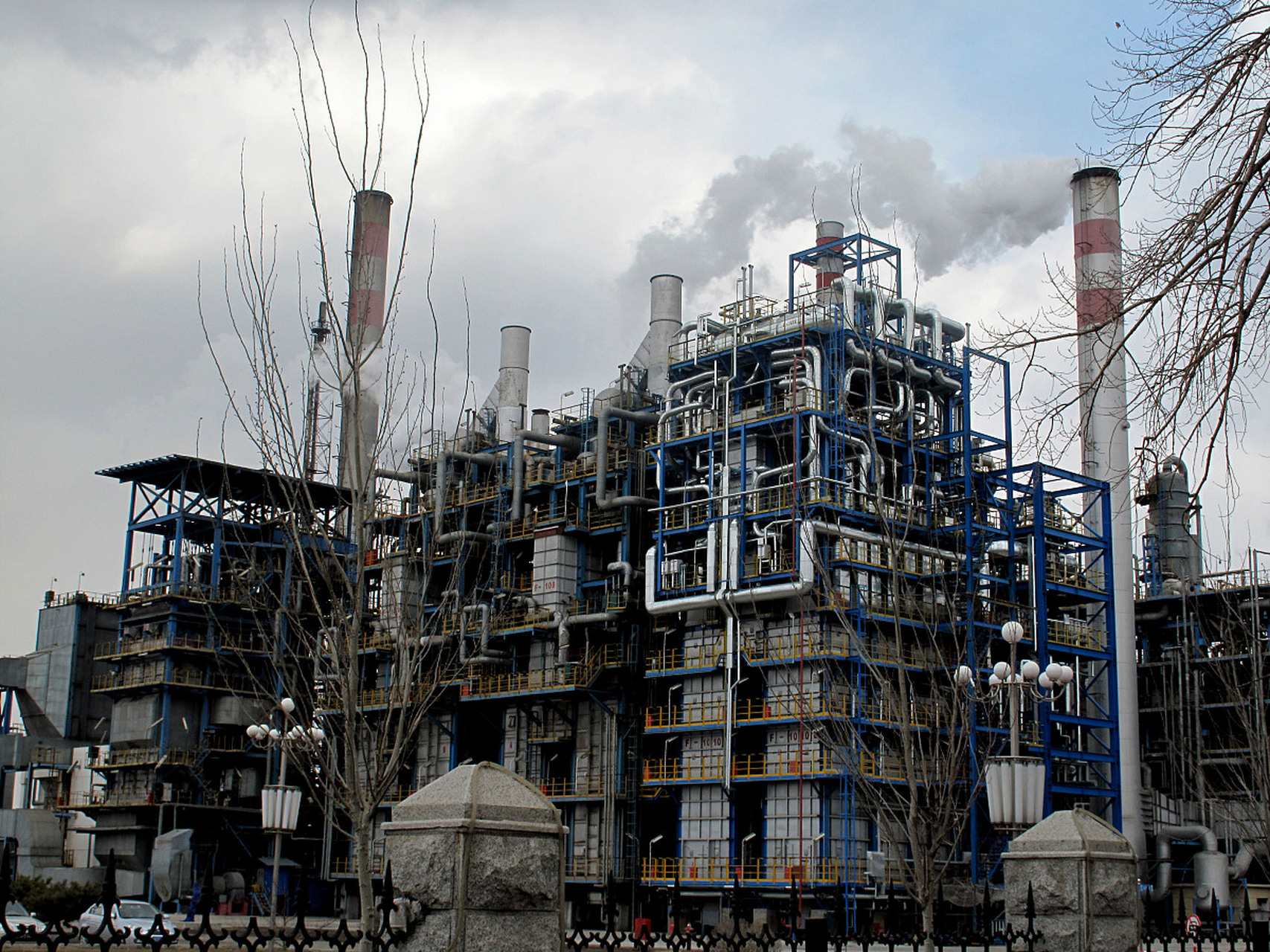 我国最大的综合性工业基地是( ).  a.辽中南 b.京津唐 c.沪宁杭 d.