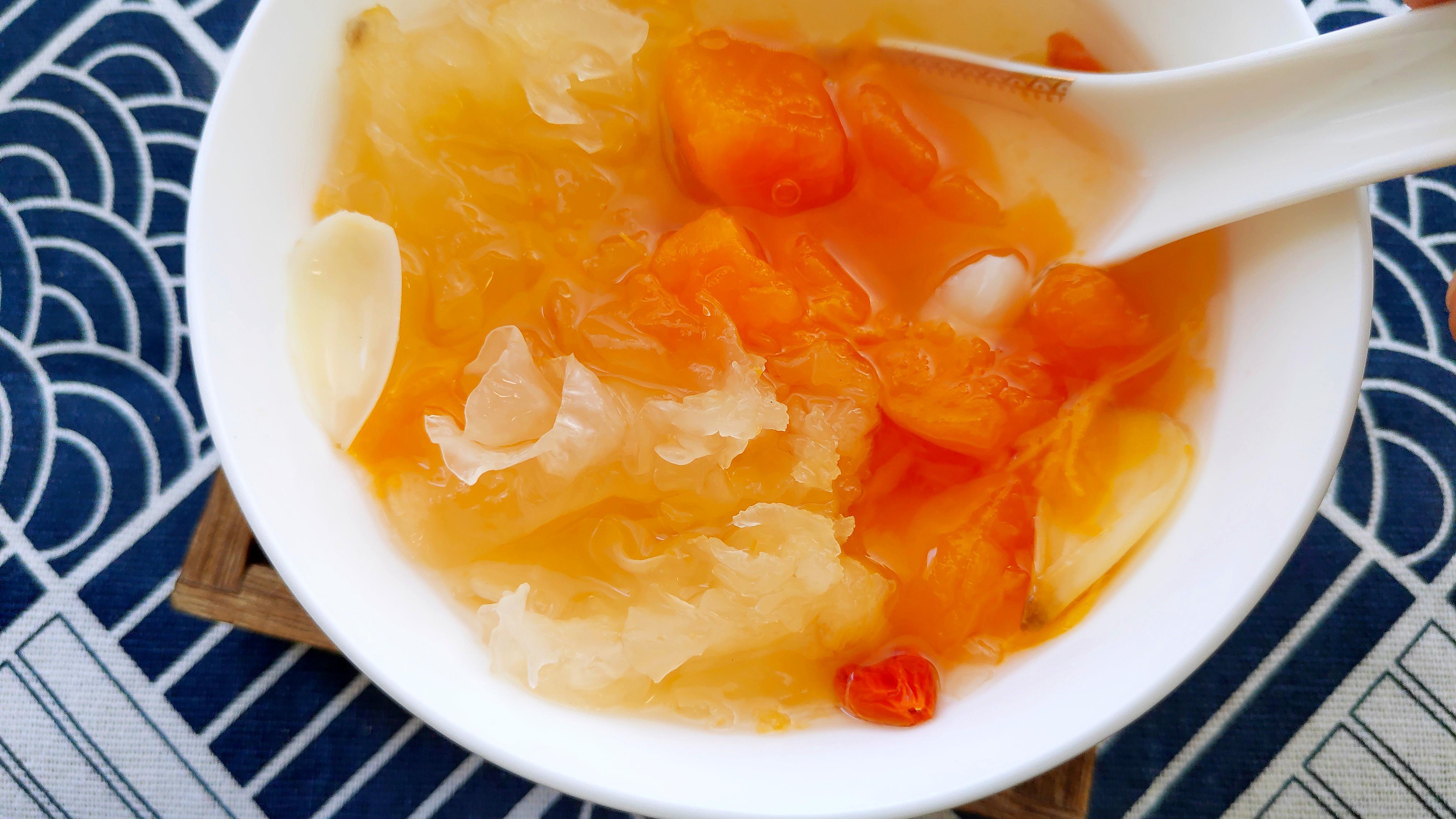 这碗港式甜汤,美白瘦身又润肺,女人四季常备,喝出港姐身材!