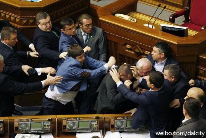 乌议会为何因为一张海报而动手?