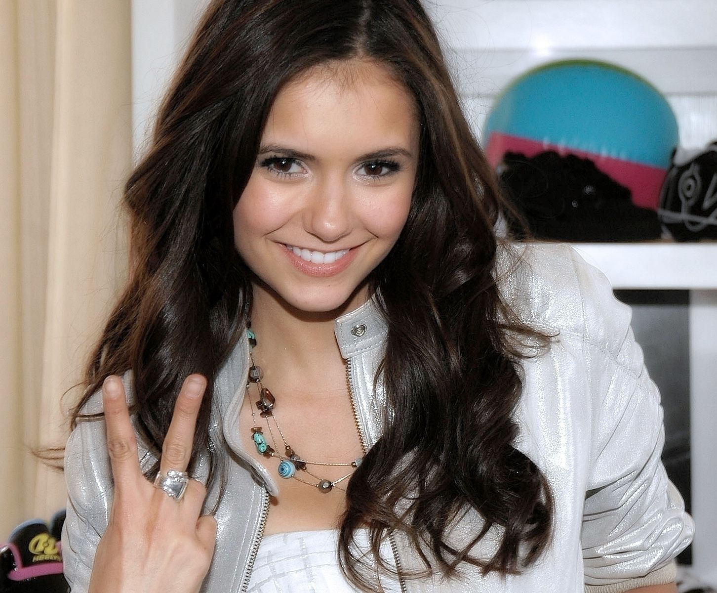 妮娜·杜波夫被评为最性感百大女性