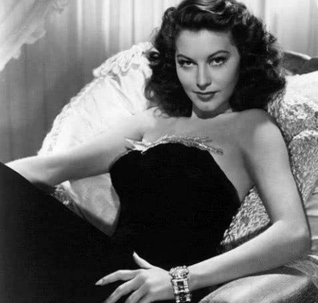 与爱因斯坦相恋的美女间谍——玛加丽塔·科涅库娃