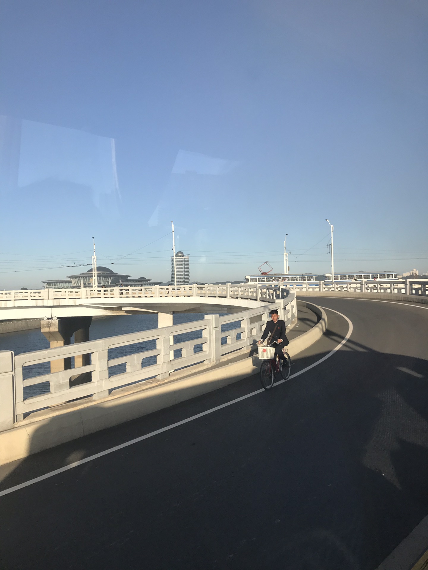 朝鲜街景掠影:实拍朝鲜普通民众生活日常!