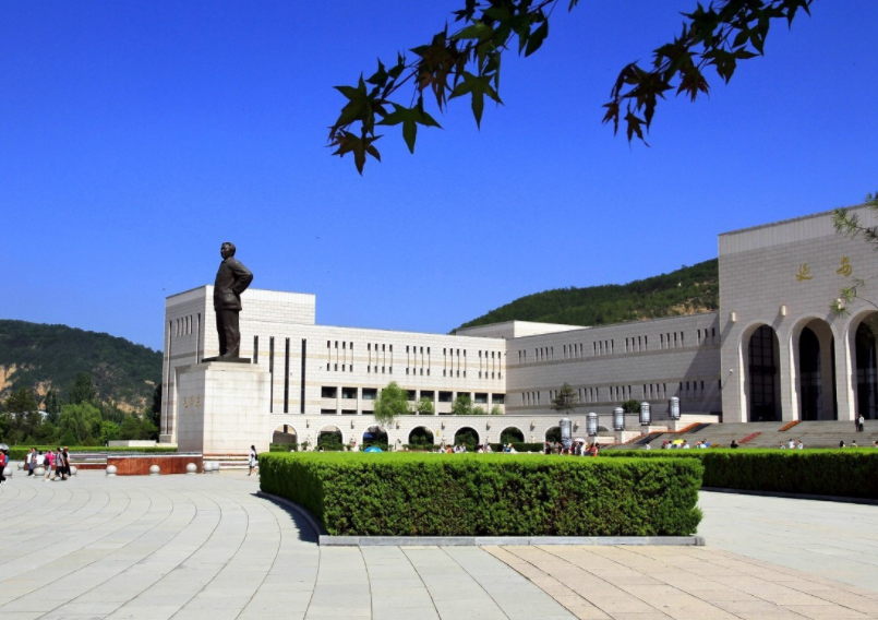 延安黄土风情文化艺术底蕴深厚,丰富多彩,已成为旅游的新亮点.