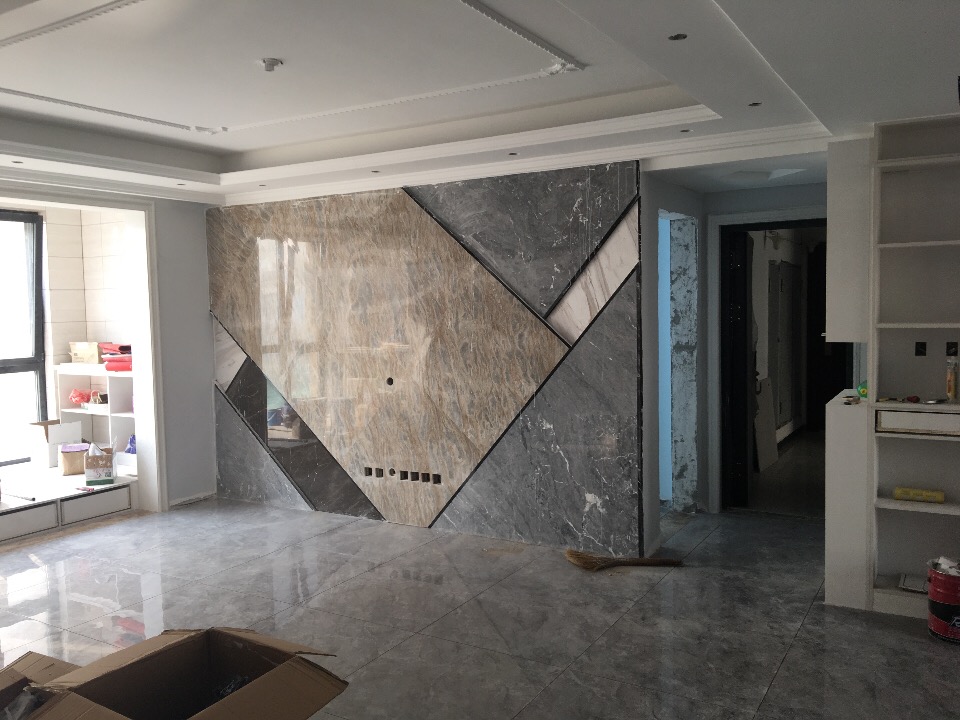 客厅电视背景墙正面的效果,很大气.