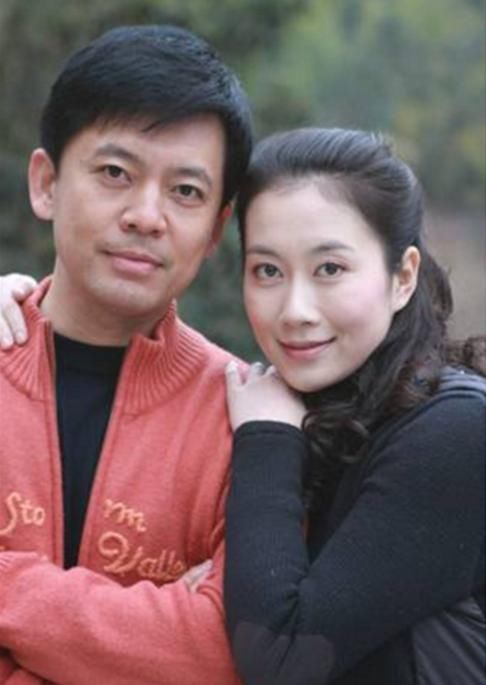 "赵刚"与妻子携手走过24年,网友:女儿是美丽学霸