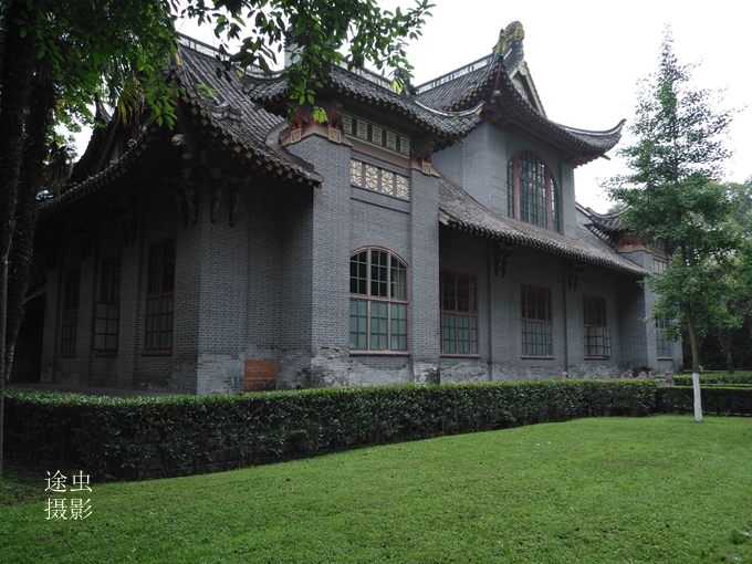 实拍原华西医科大学校园,位于成都景美如画,医院规模更令人惊叹