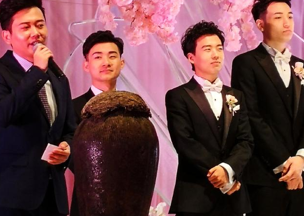 德云社烧饼结婚,郭德纲亲自主持,德云社众人为其送祝福