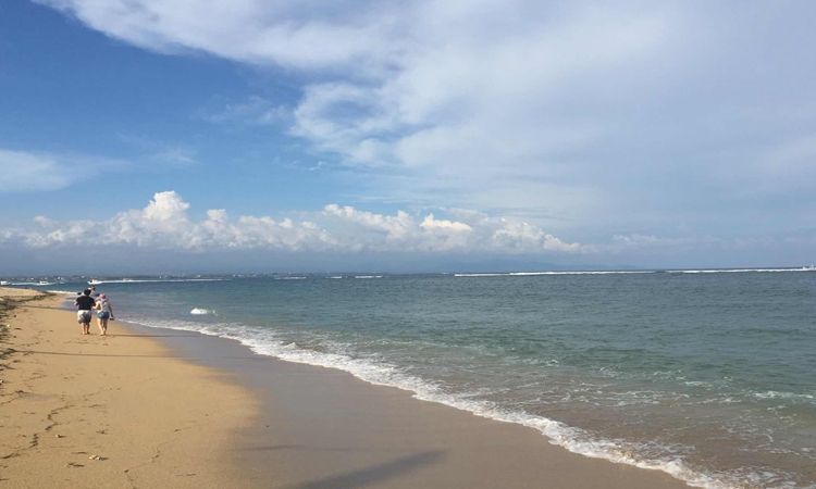 图中的海边风光美不胜收,真是视觉上的享受.