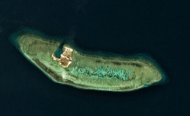 华阳礁面积达420亩,与赤瓜礁互为犄角,堪称南沙"海上森林"