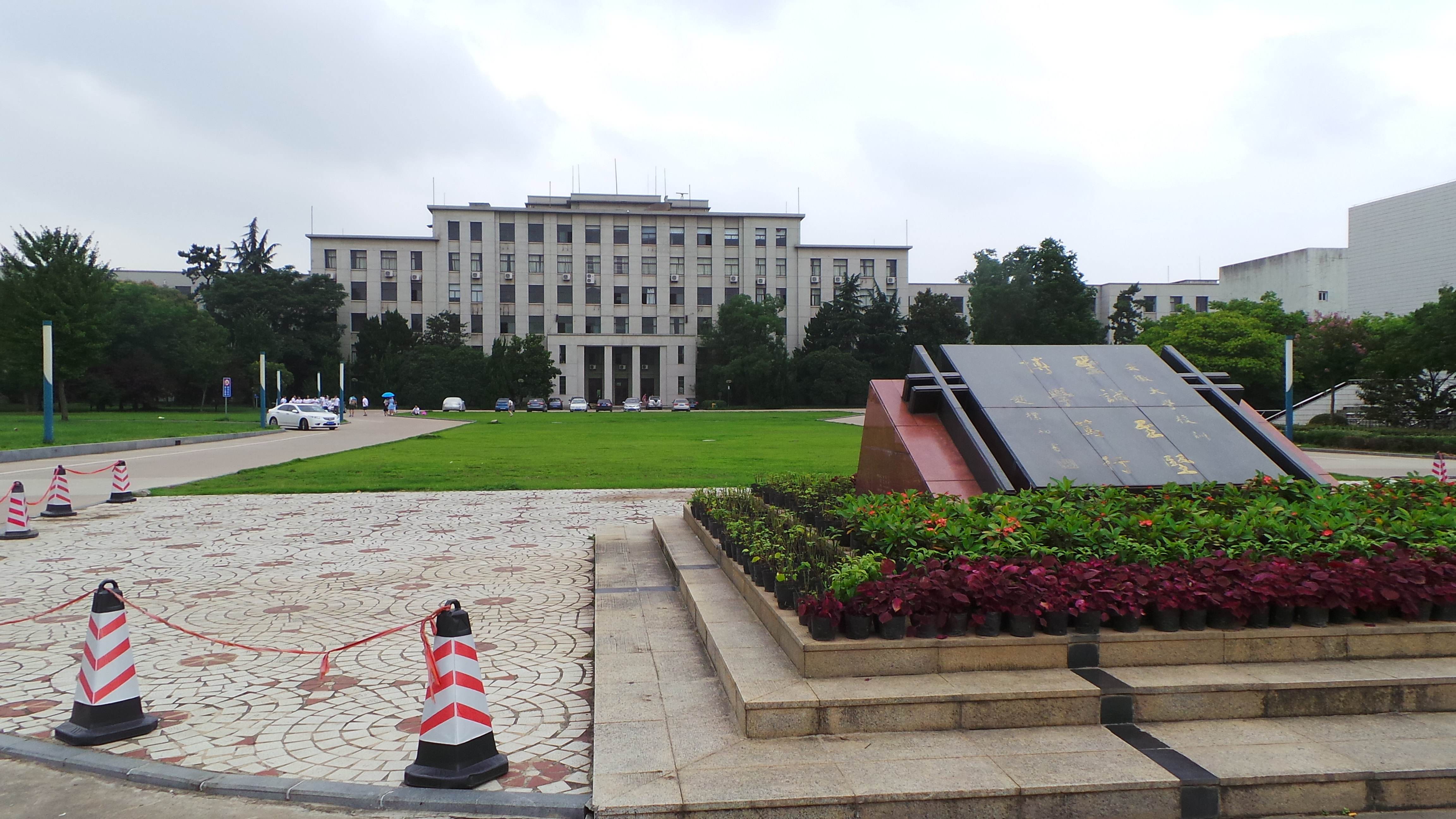 专科院校也有国家特色专业?这6所院校专业很强,2所211也有专科