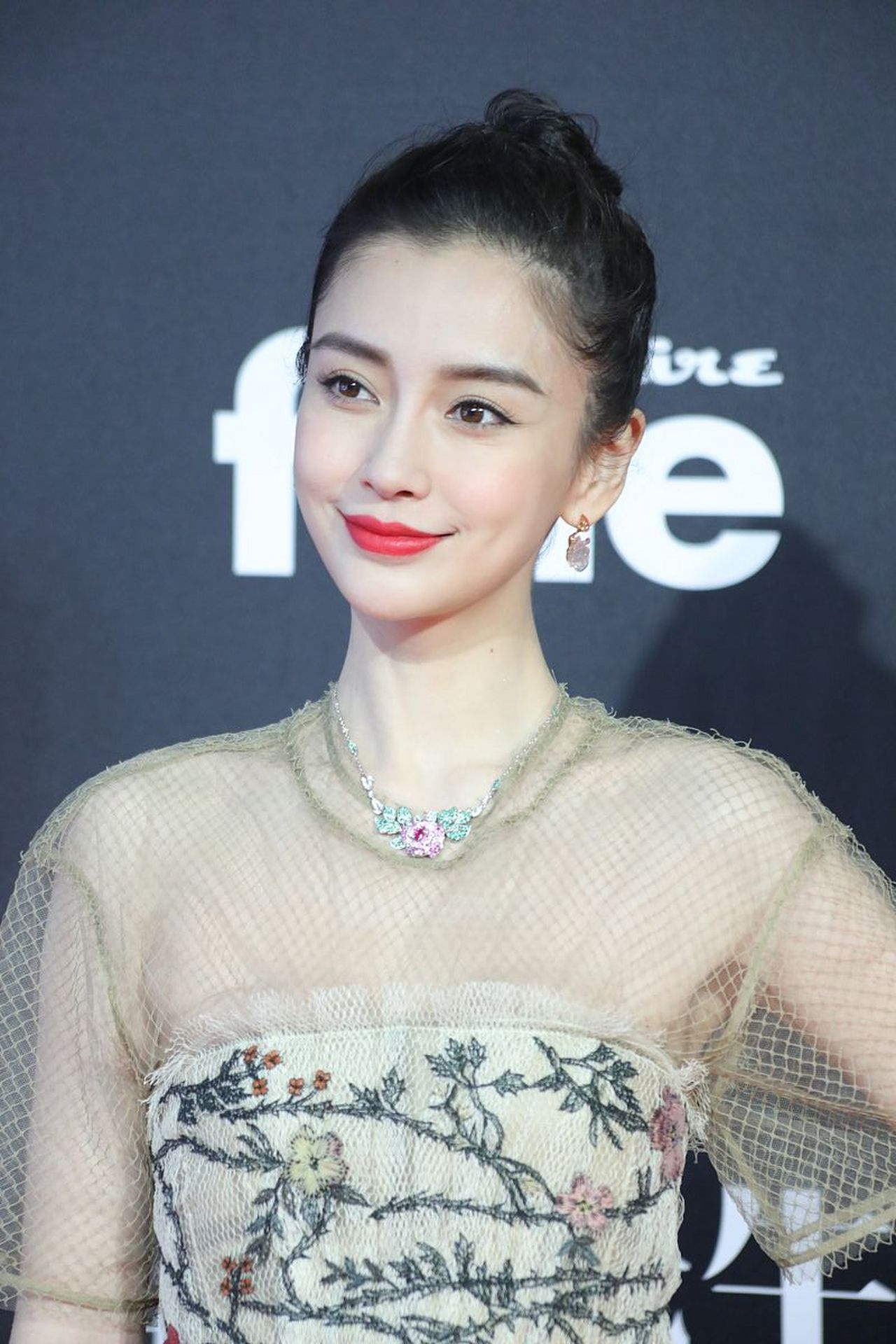 日前,关于angelababy参与疯马秀事件的风波愈演愈烈.