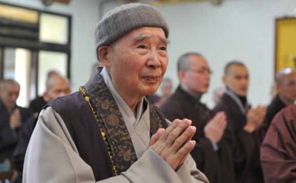 净空老法师:给死去的亲人烧纸,他们真的能收到吗?