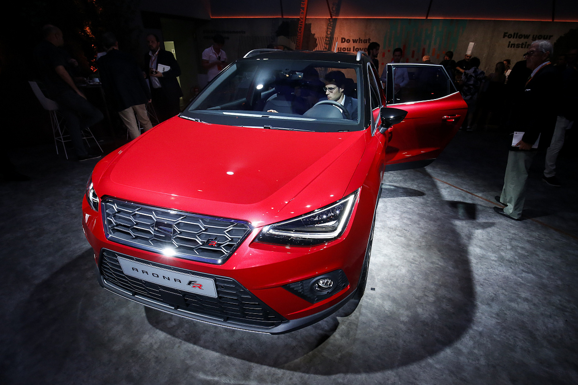 西雅特 arona:跨界时尚与卓越性能的完美结合  作为一名汽车动力设计