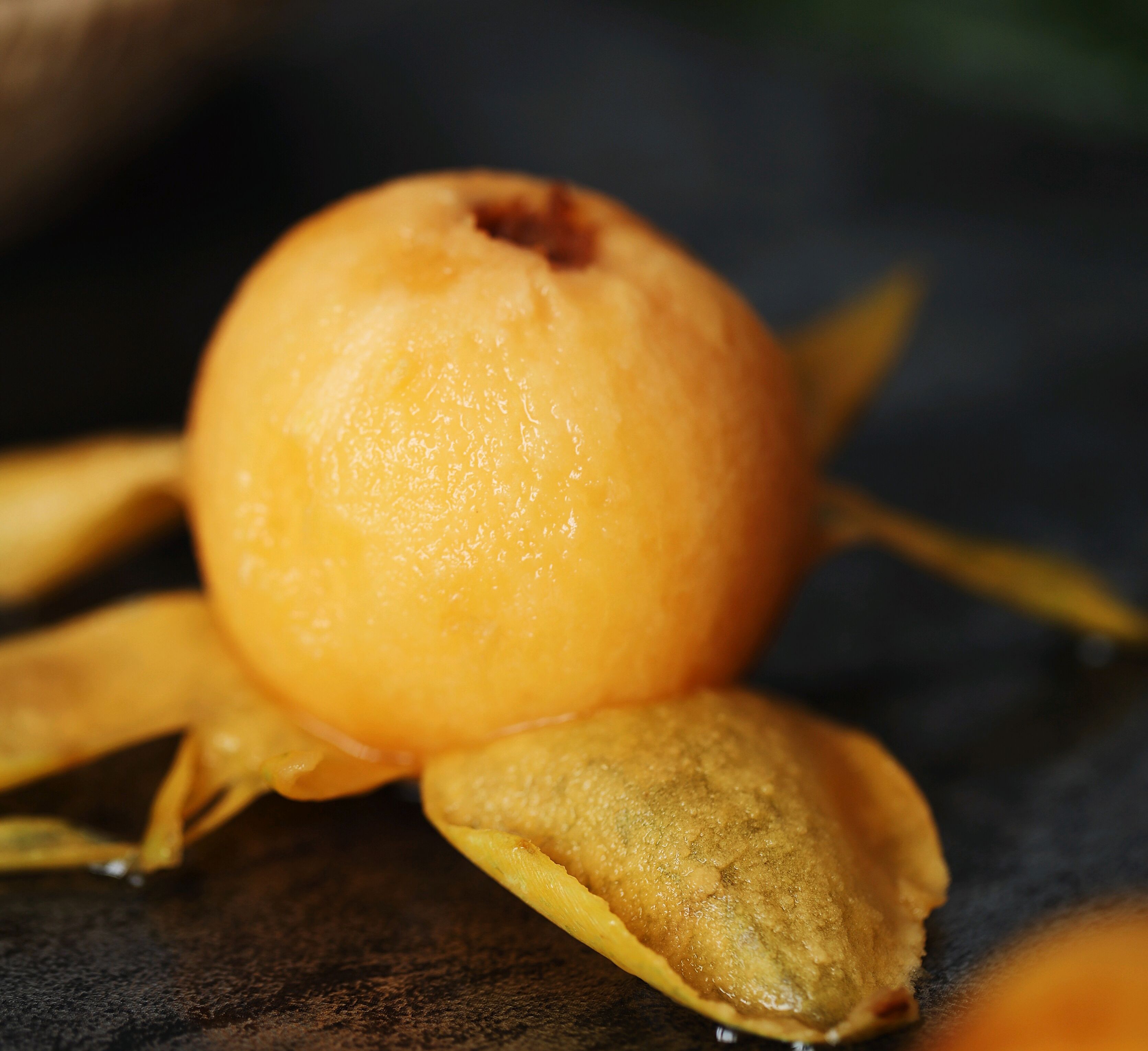 这种枇杷,只有农村才有,而且现在也是越来越少,因为产量不高,为了追求