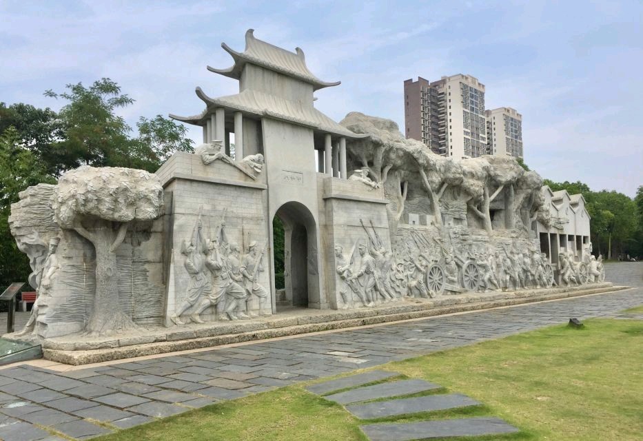 楚望台上,革命军在此炮击清朝鄂都督府