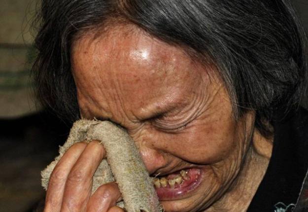 摄影师拍下的人性图:图2可怜的老太太,图4感动了无数人!