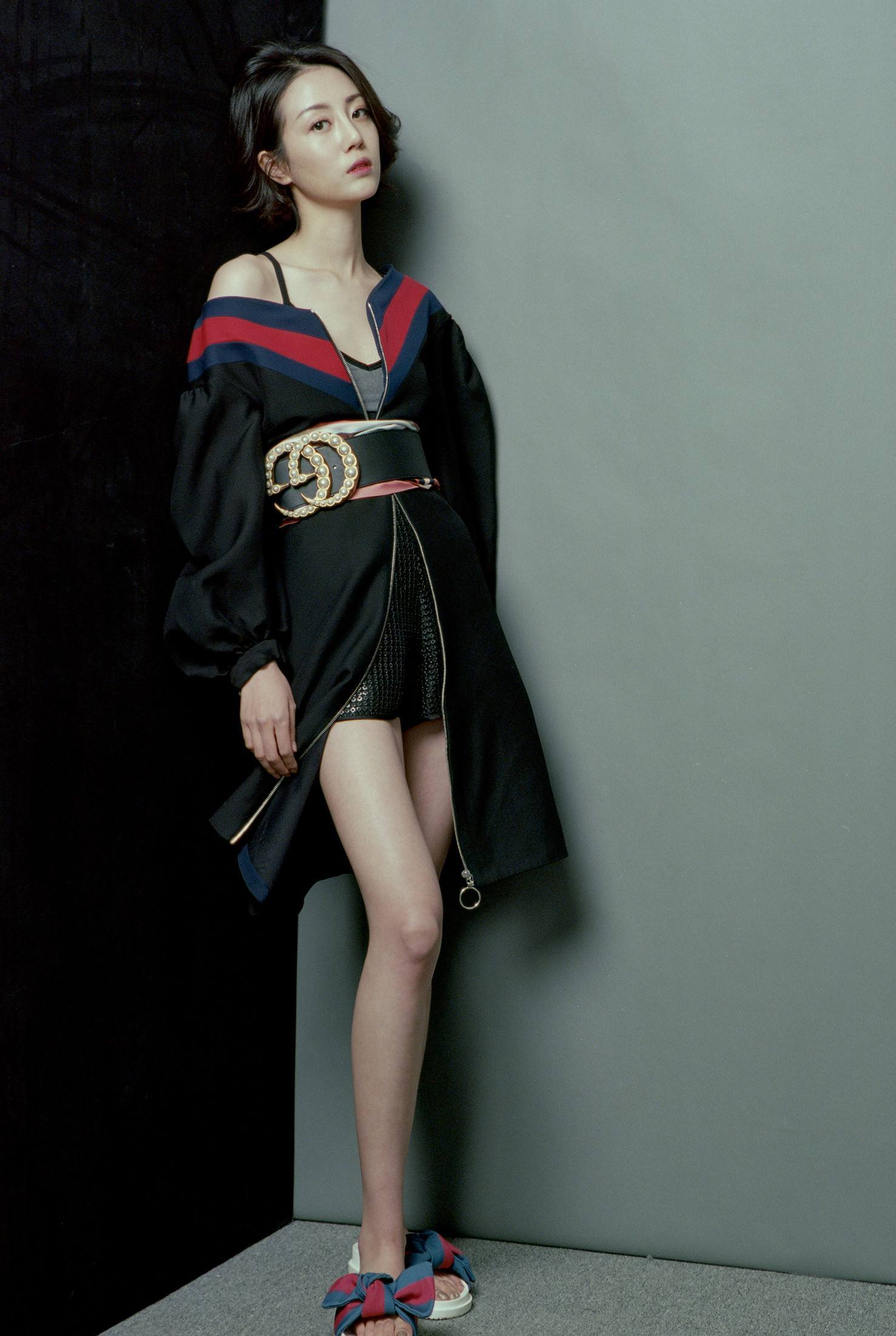 北京女孩演员兼歌手李溪芮,让人羡慕不已的大长腿