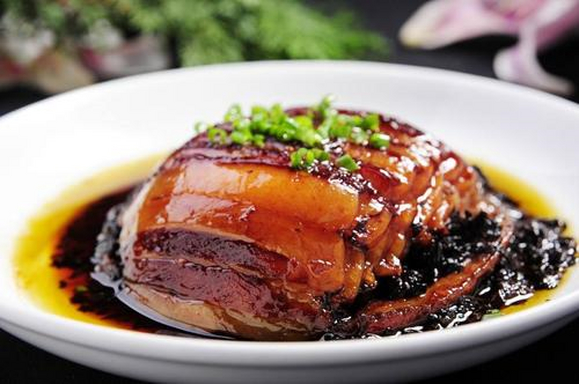 新年味# #春节美食大赏#梅菜扣肉属浙菜菜系,梅菜吸油,五花肉又会带