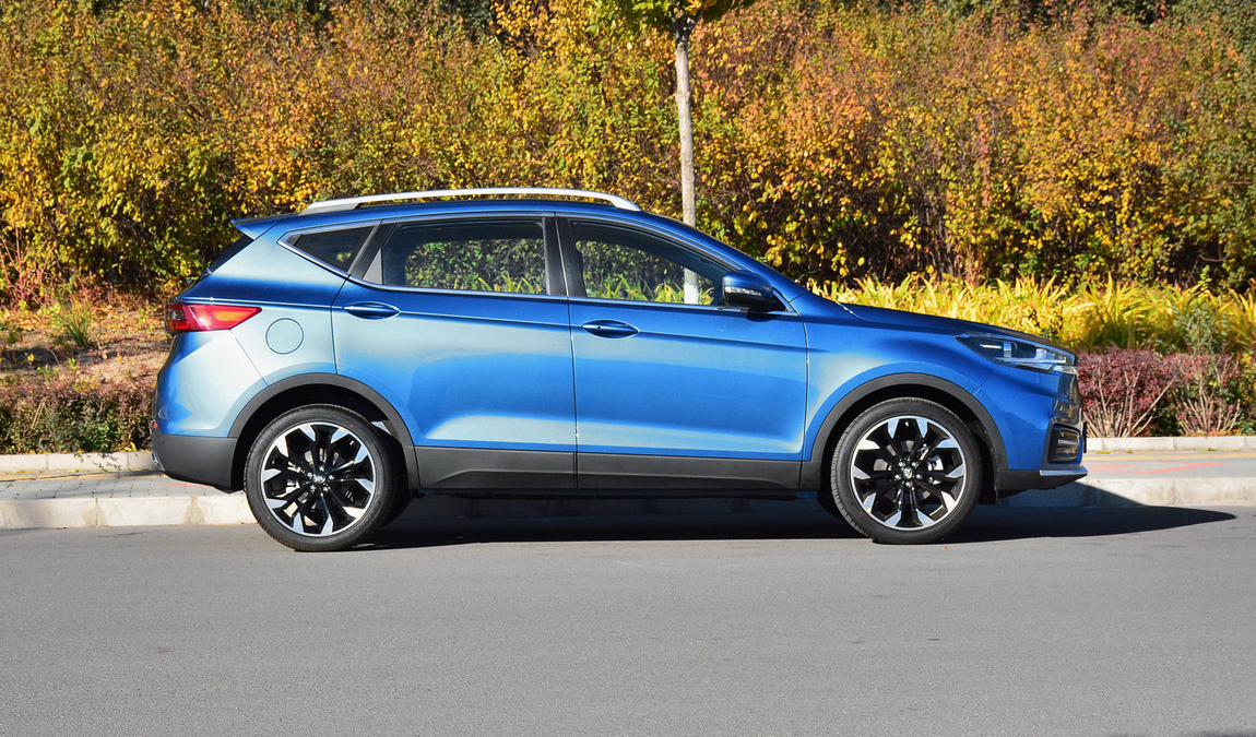 天津一汽-骏派d80,特别实用,外观也很漂亮,深受大众喜爱