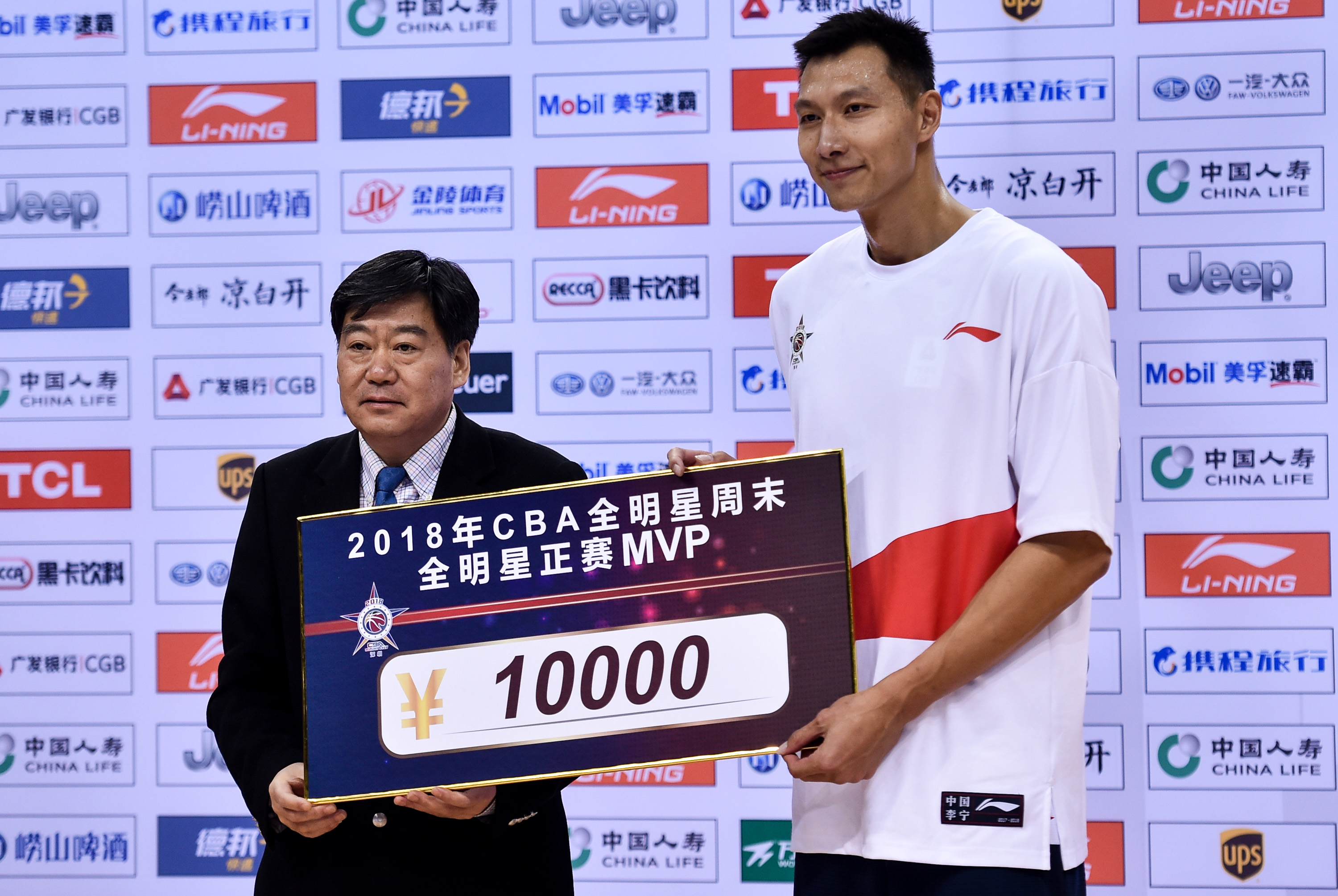 (体育)(2)篮球——cba全明星赛:易建联获mvp