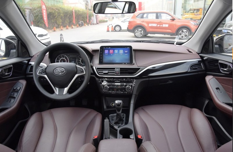 东南推出a5翼舞,自动挡车型6万元起,国六比国五版本仅高出2千元