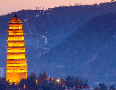 延安旅游必去的景点,这座宝塔是延安古城的标志
