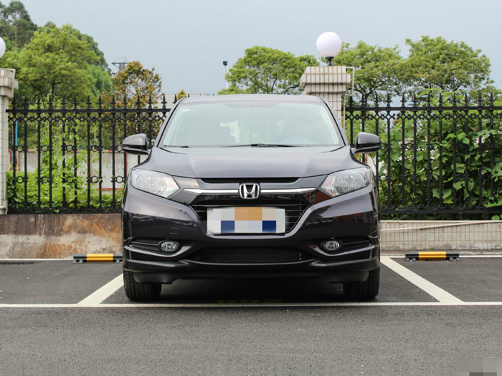 领你欣赏本田缤智的霸气外观