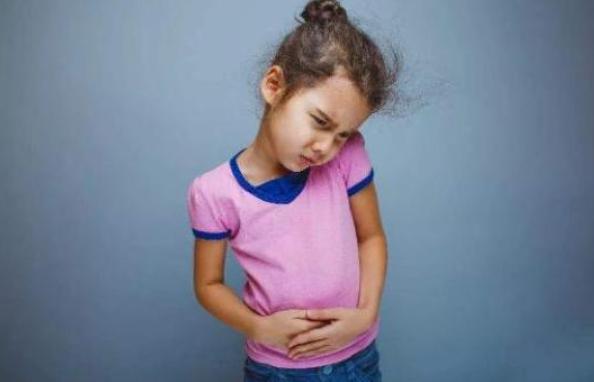 5岁女孩经常肚子疼,医生却检查不出问题,真实原因太普遍!