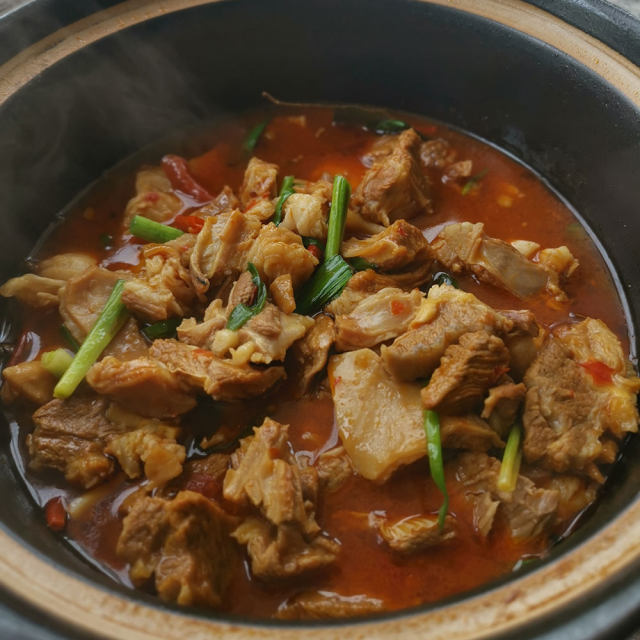 红焖砂锅羊肉,酥嫩软烂,连米饭都不够吃了