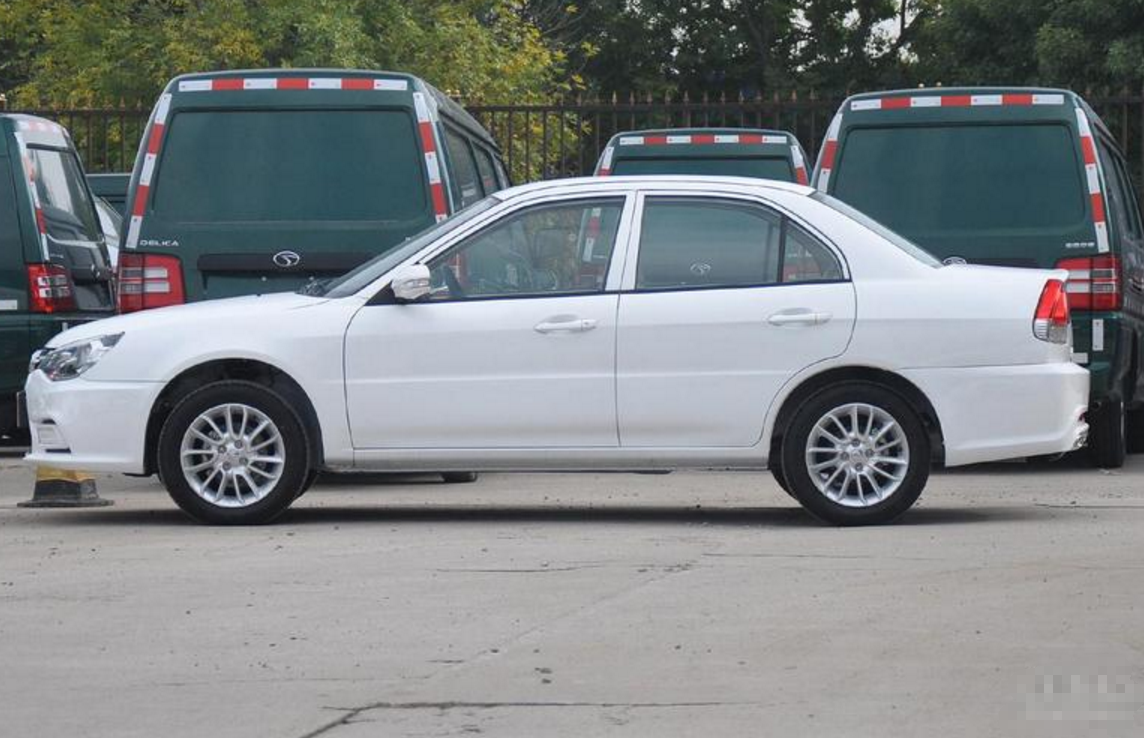 东南v3菱悦,充斥着很多现代元素,给人一种很舒服的感觉!