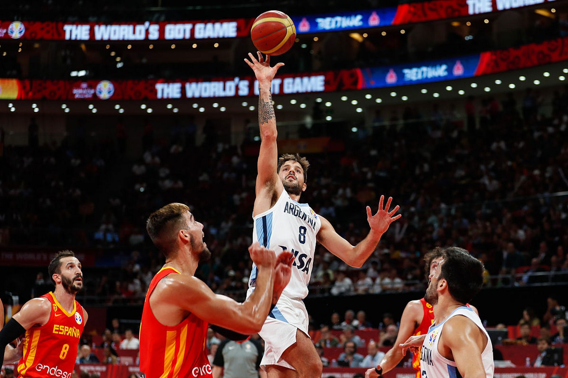 老鹰130-105大胜活塞,博格达诺维奇23分,穆雷26 13