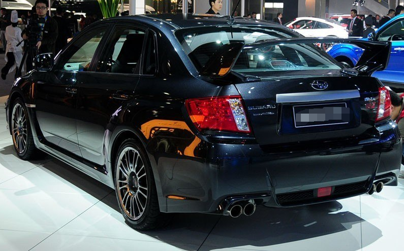 斯巴鲁-翼豹,外观非常炫酷,车身采用的设计也很出色