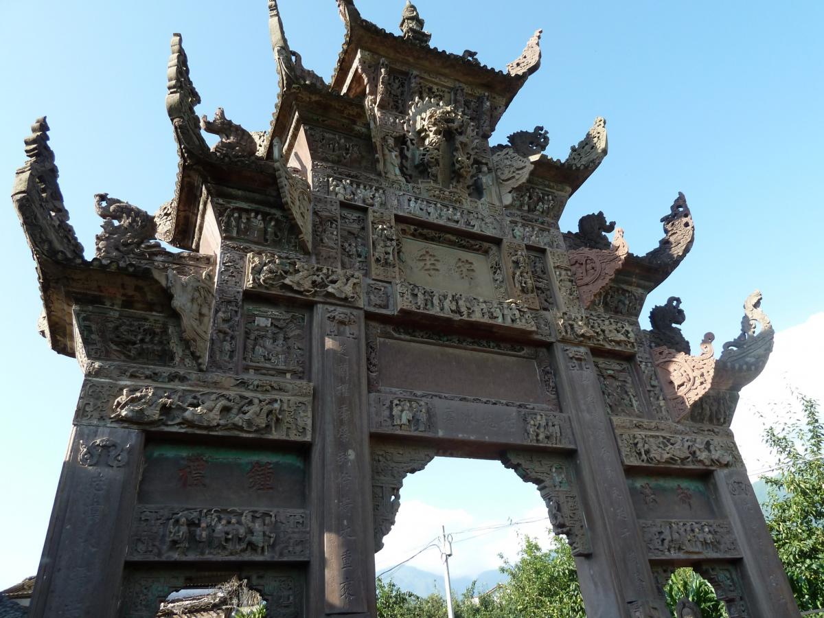 除了桂林银子岩,锦州北镇李成梁石坊,年代久远的旅游景点还有这些呢