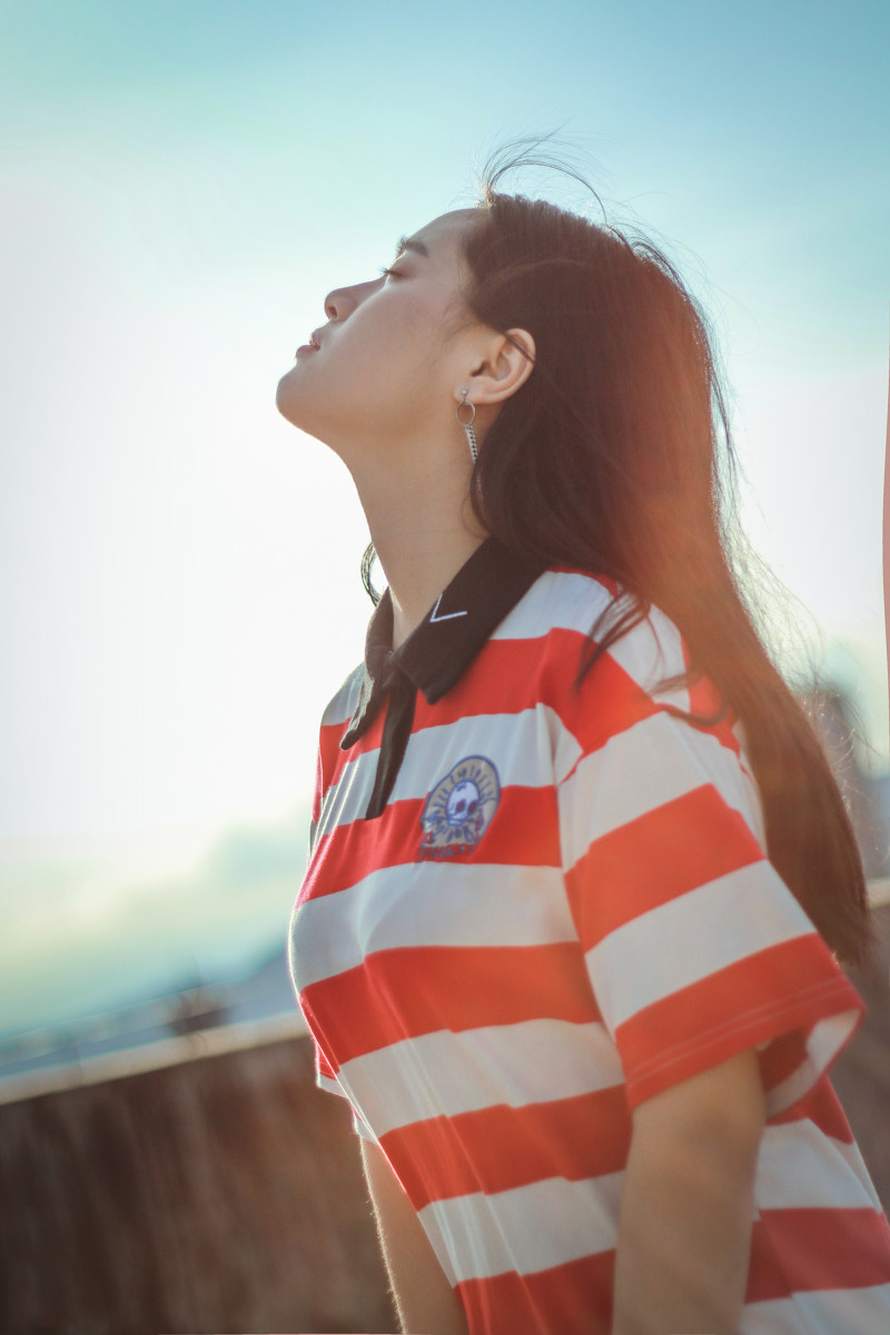 人像摄影:喝可乐的女孩儿